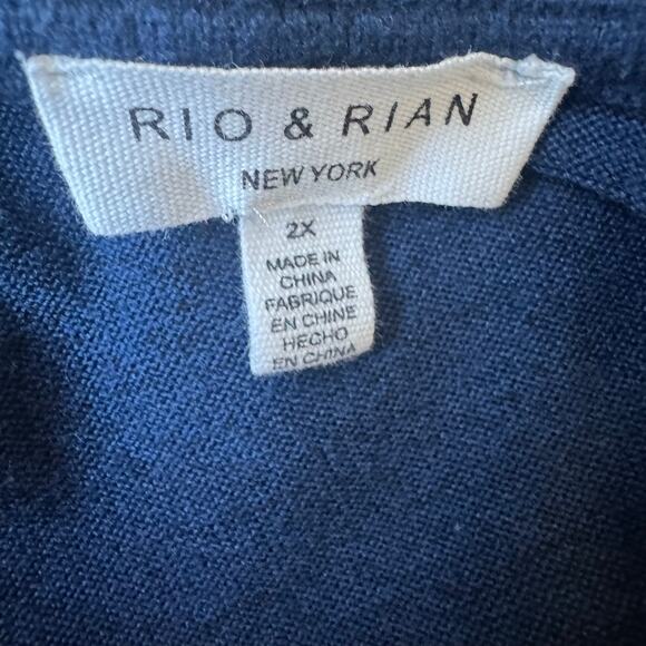 Rio & Rian Blue Floral Sweatshirt 2X | Raglan Sleeve Pullover w/ Front Pocket - Picture 5 of 6
